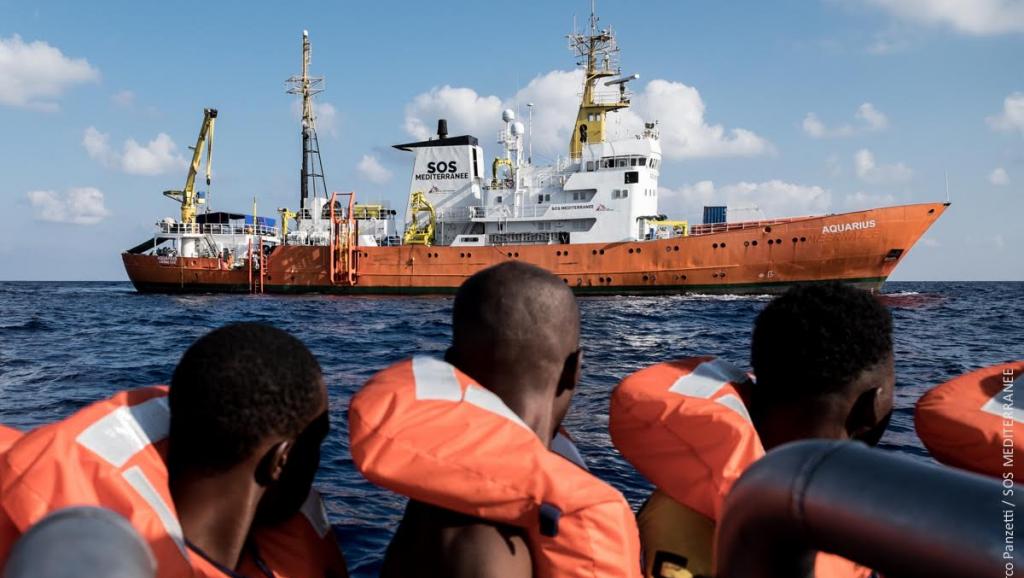 Spanyolország felajánlotta segítségét a migránshajónak