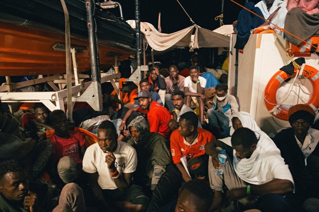 Az olasz kormány nem fogad migránsokat szállító hajókat