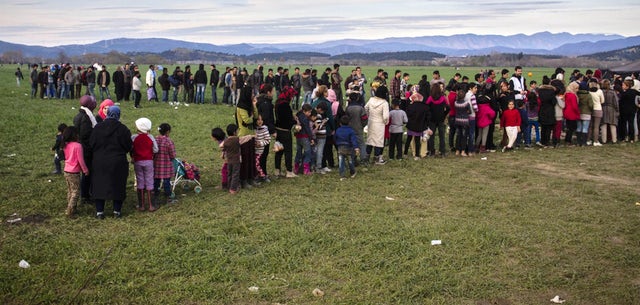 Hetvenezres tömeg tartózkodhat a balkáni útvonalon