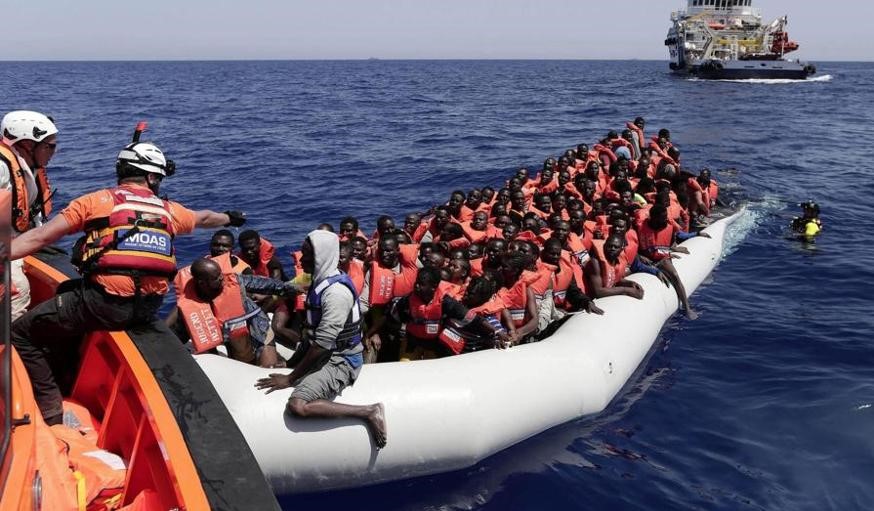 Az új, olasz kormány befogadó migrációs politikát folytat elődjével összevetve
