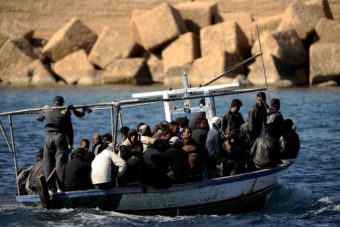 Pattanásig feszült a helyzet Lampedusán