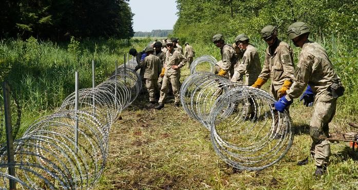 Litvánia, Lengyelország és Görögország is kerítést épít határainak védelmére