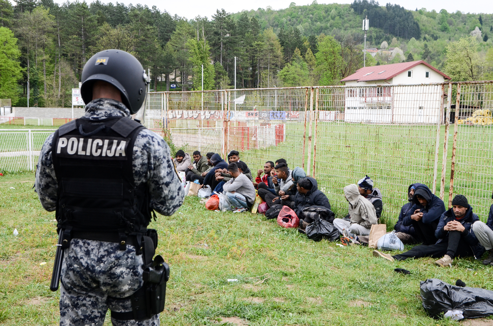 Több tízezer irreguláris bevándorló tartózkodik a Balkánon