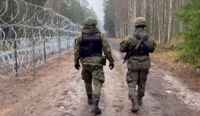 The Guardian: a fehéroroszok áttolnák a területükön maradt migránsokat Ukrajnába