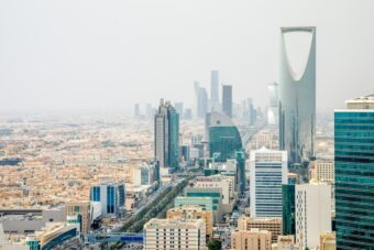 Már a felhőbe is befektet Szaúd-Arábia