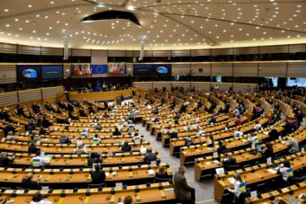 Elfogadta az Európai Parlament az új migrációs paktumot