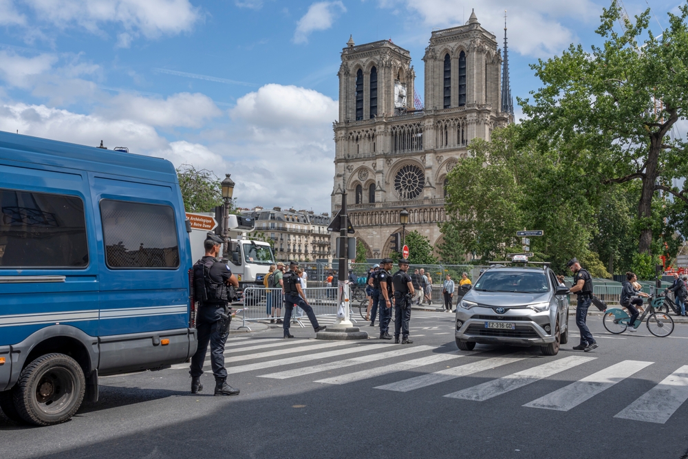 Gyorselemzés 2024/9: Terrorkészültséggel és biztonsági övezetek kialakításával készült Párizs az olimpiai játékokra