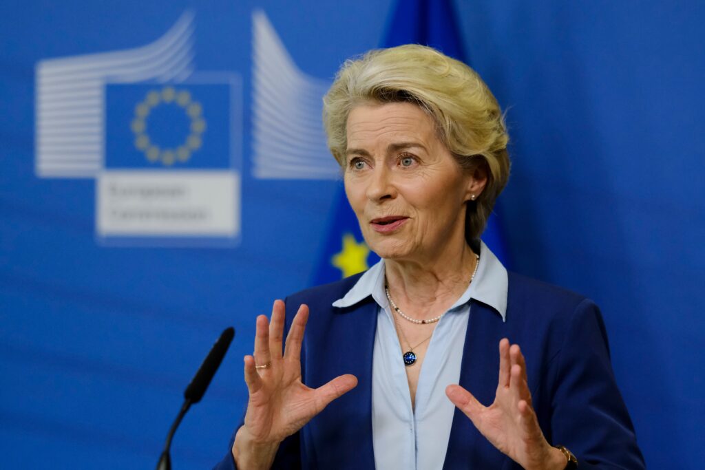 Mit mondott Ursula von der Leyen öt éve, és mit mond ma a migrációról?