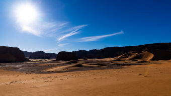 Algeria pushes deported refugees into the Sahara