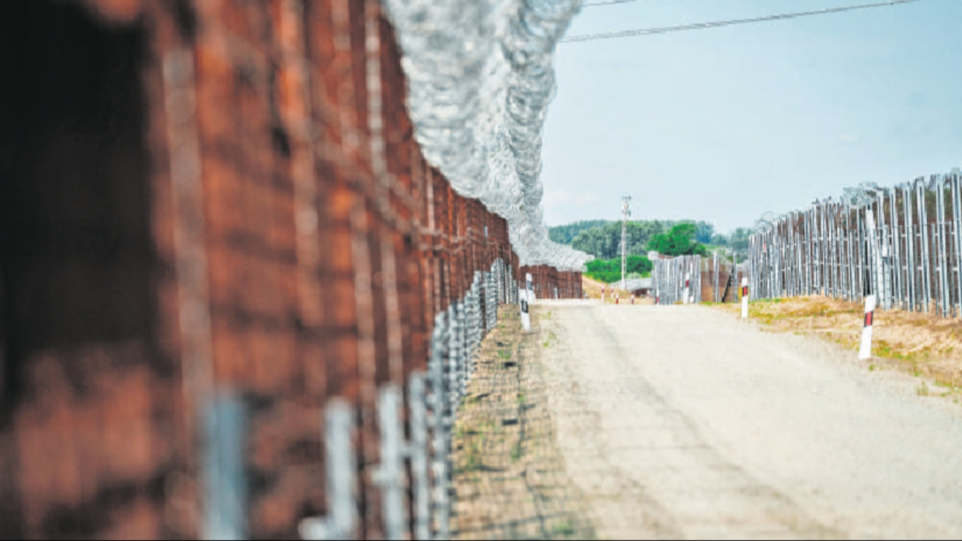 Viaggio lungo il muro anti-migranti che separa l'Ungheria dalla Serbia
