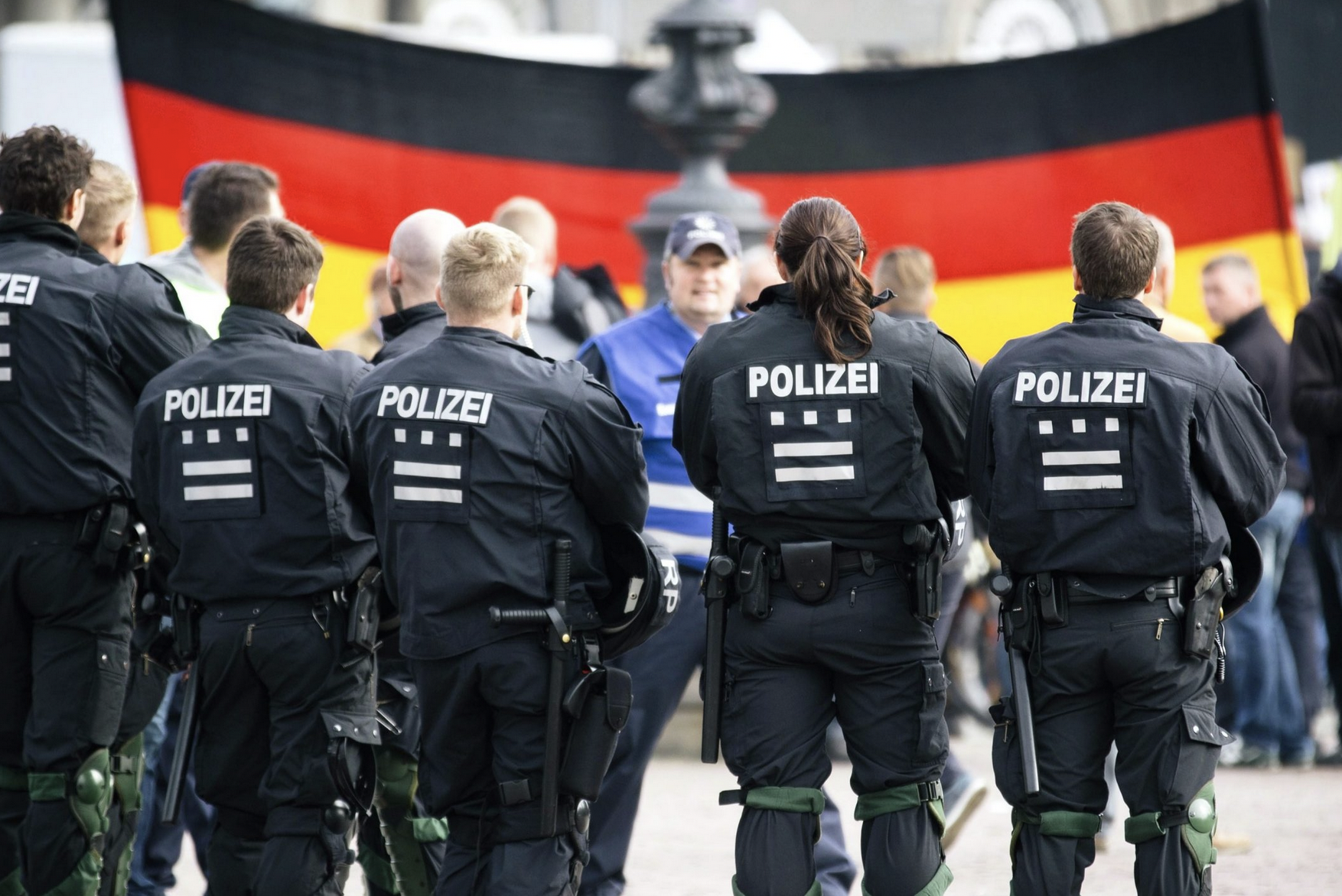 Menekültekkel importált terrorizmus: az iszlamista merényletek növekedésére figyelmeztet az Europol