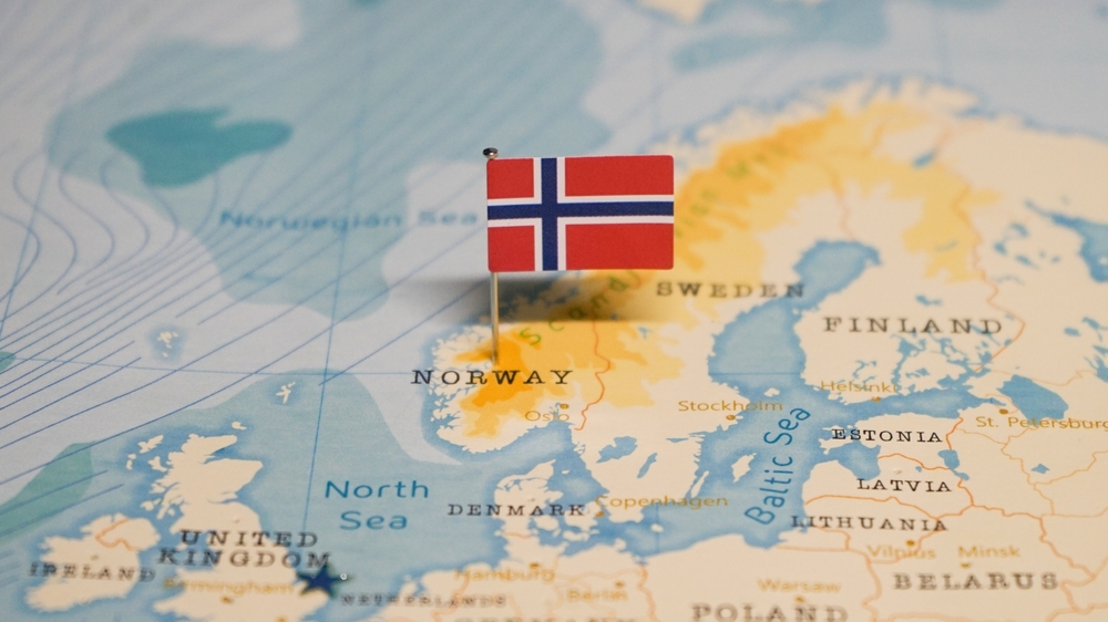 Fókuszpont 2025/69: A baloldal marad hatalmon, de a migrációellenes jobboldal a norvég választások igazi győztese