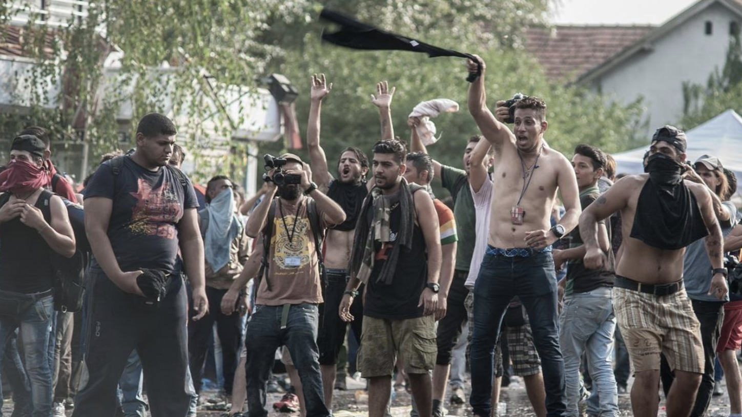 Életbe lépett a migrációs paktum – komoly terhek várhatnak Magyarországra Életbe lépett a migrációs paktum – komoly terhek várhatnak Magyarországra